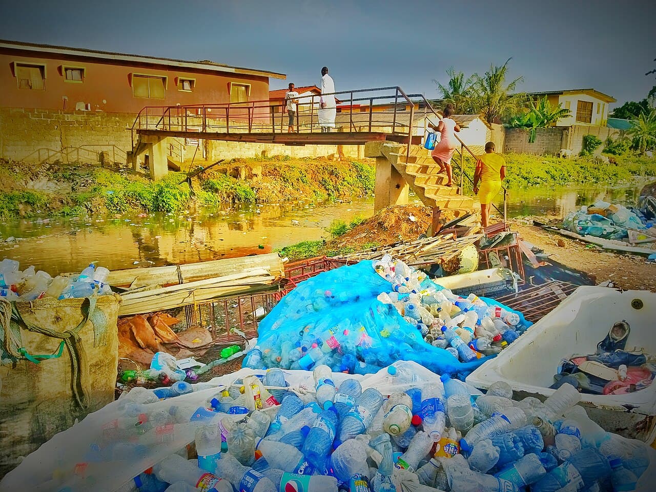 Plastic pollution and encroachment at the Liberty (Lamingo) Water Dam